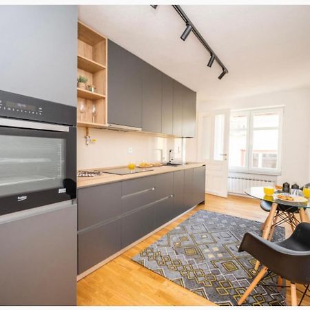 Ferhadija Lounge Apartment Sarajevo Luaran gambar